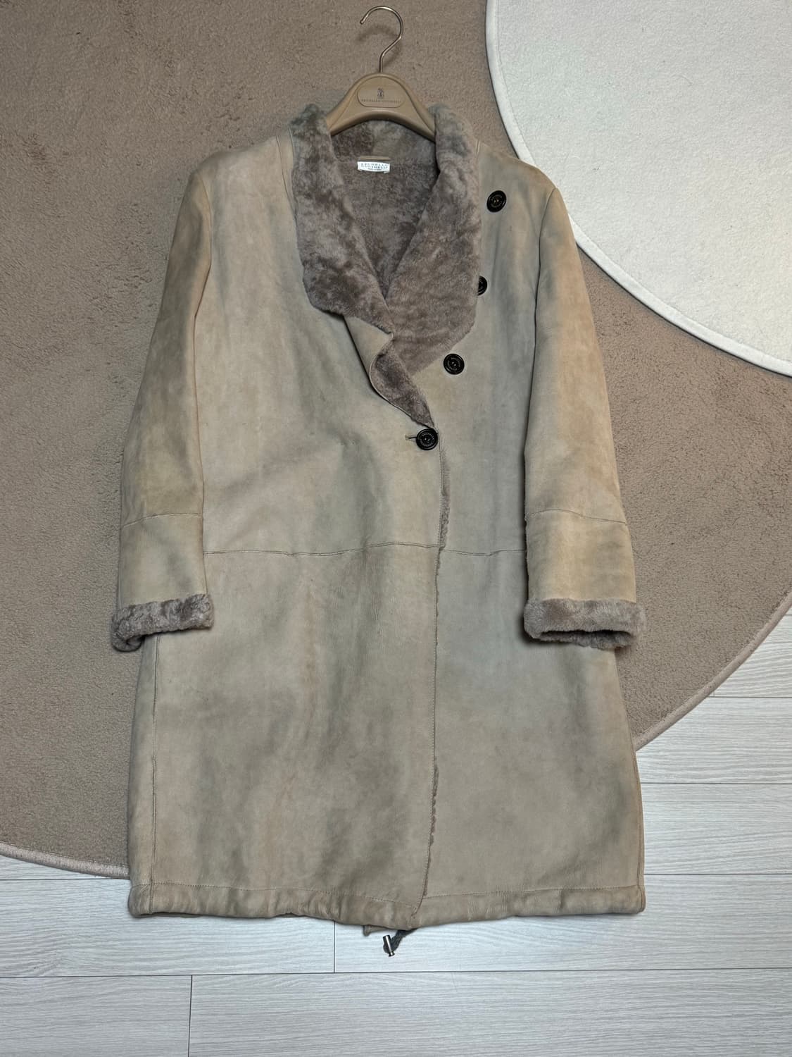 브루넬로 쿠치넬리 여성 스웨이드 시어링 무통 코트 48 상품이미지5