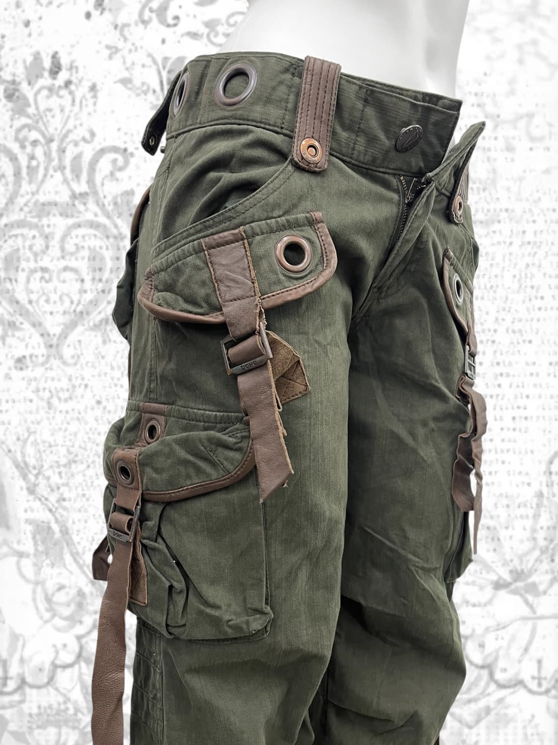 'DOHC' big eyelet pocket cargo pants  상품이미지4