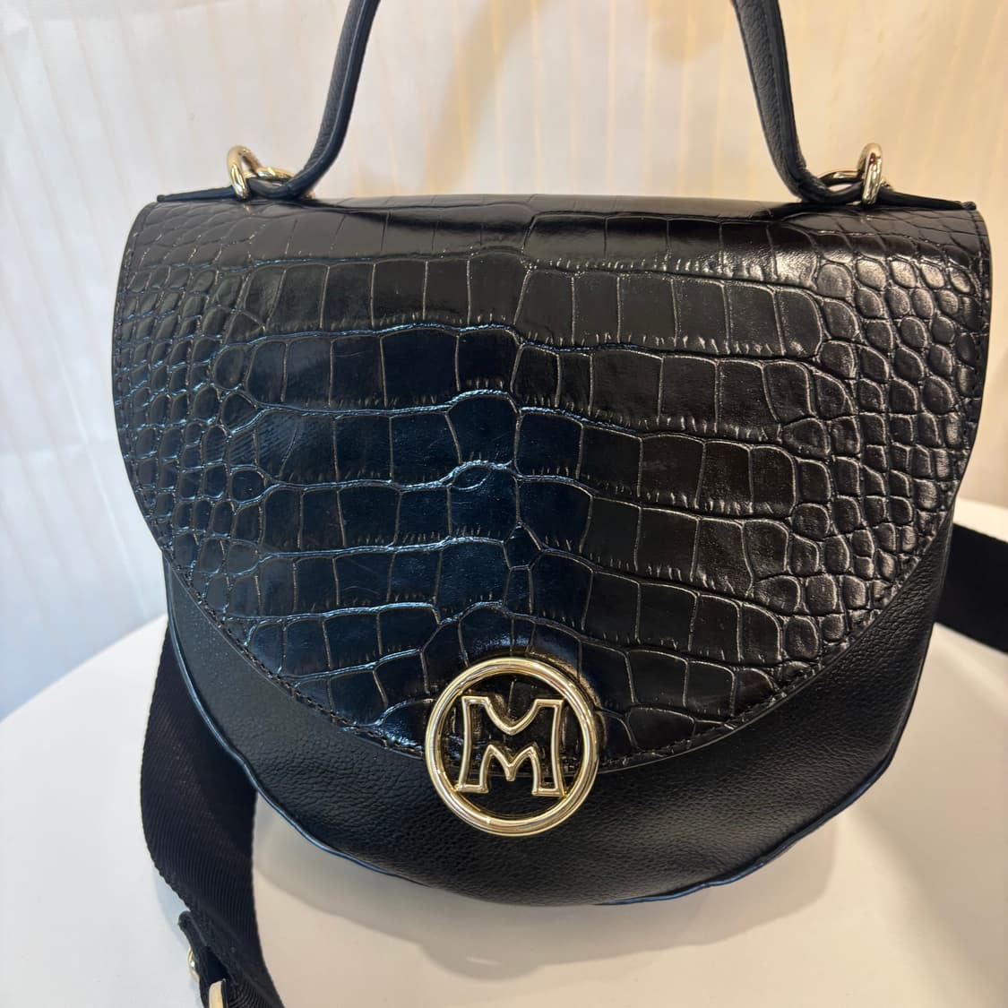 정품 메트로시티 크라운엠보 원핸들 크로스백   상품이미지5