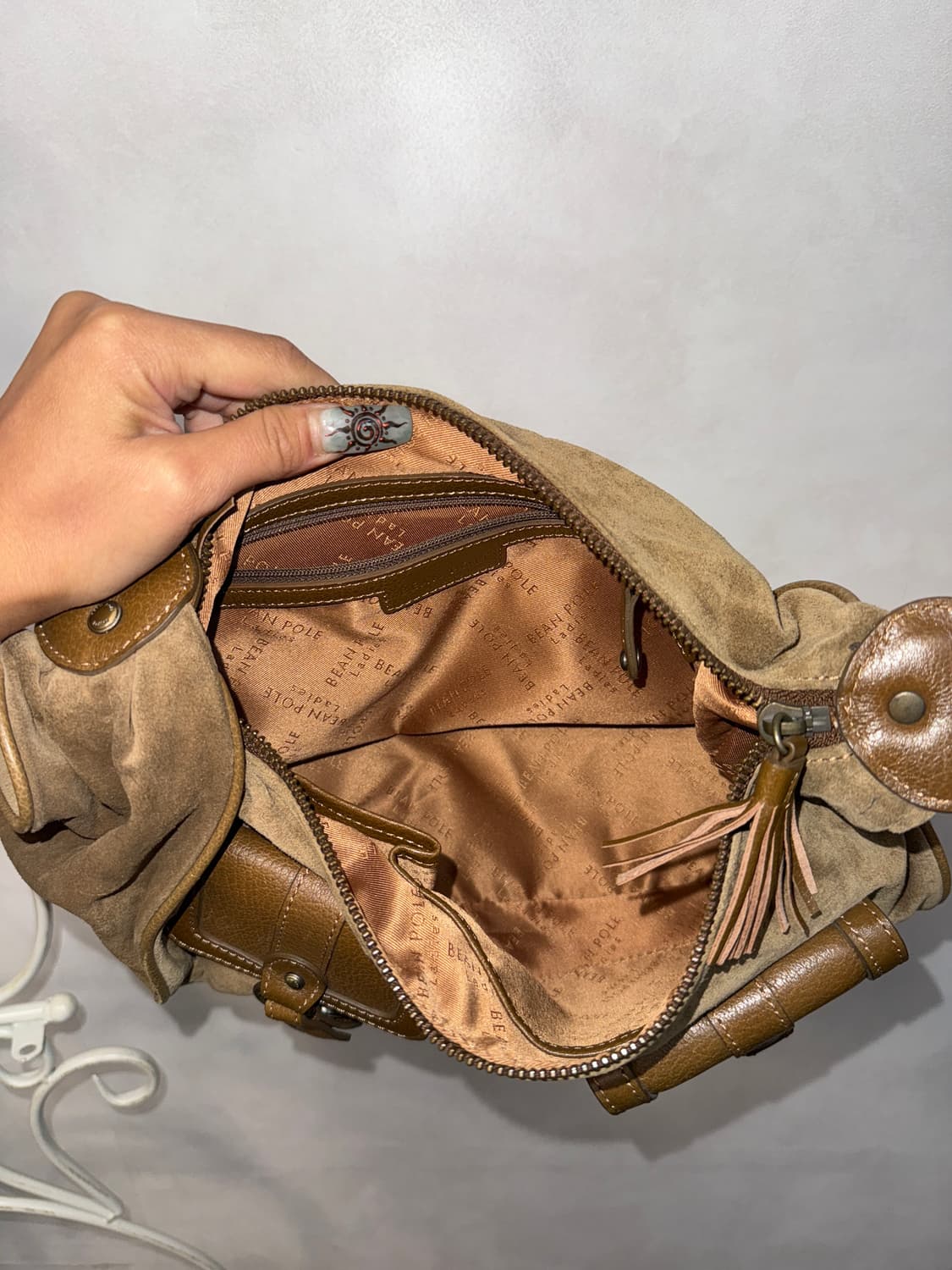Bean pole ash beige western suede 숄더백 상품이미지6
