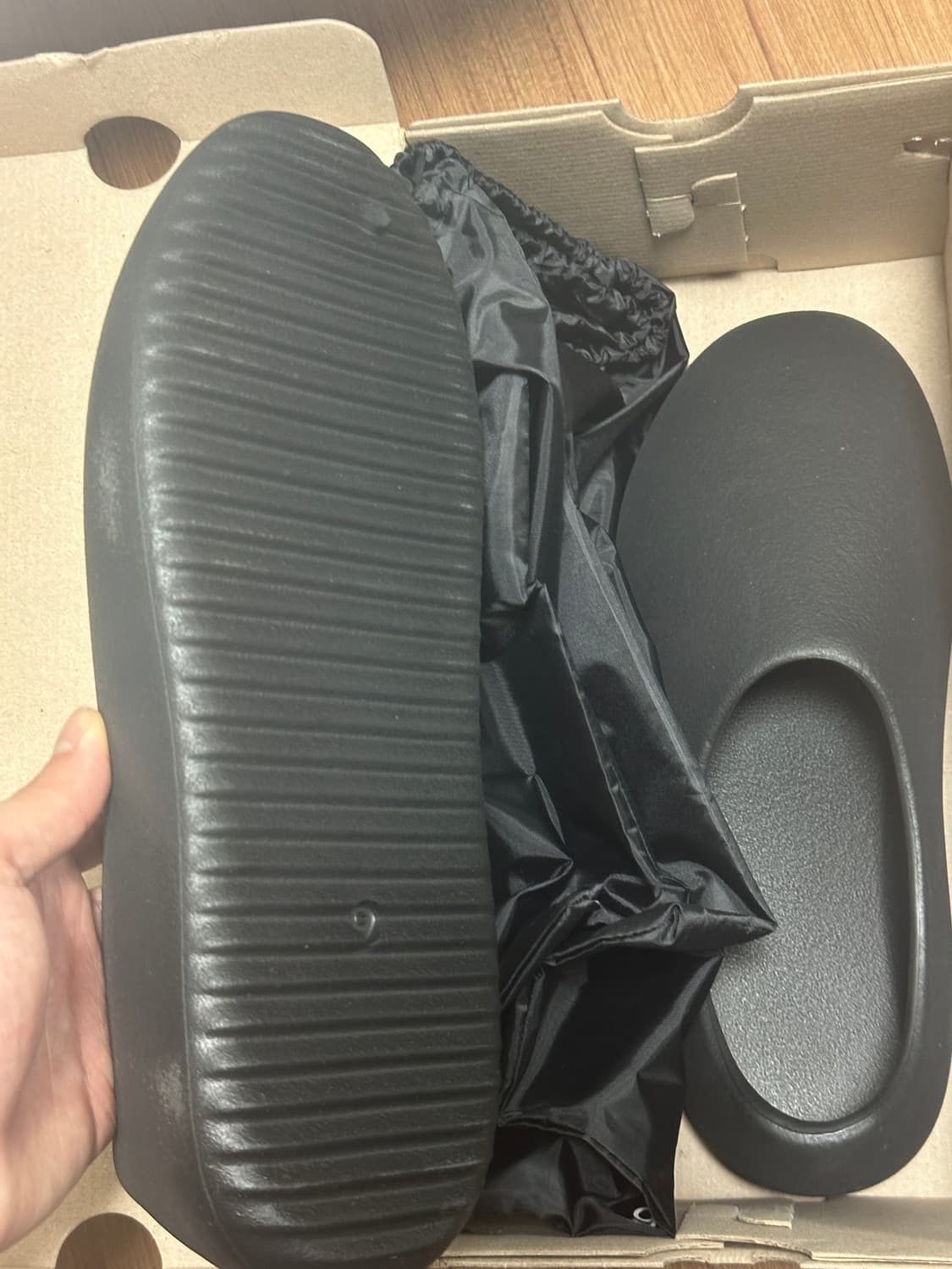 칸예 이지 SL-01 슬리퍼 블랙 9사이즈 황금 사이즈 새상품 상품이미지3