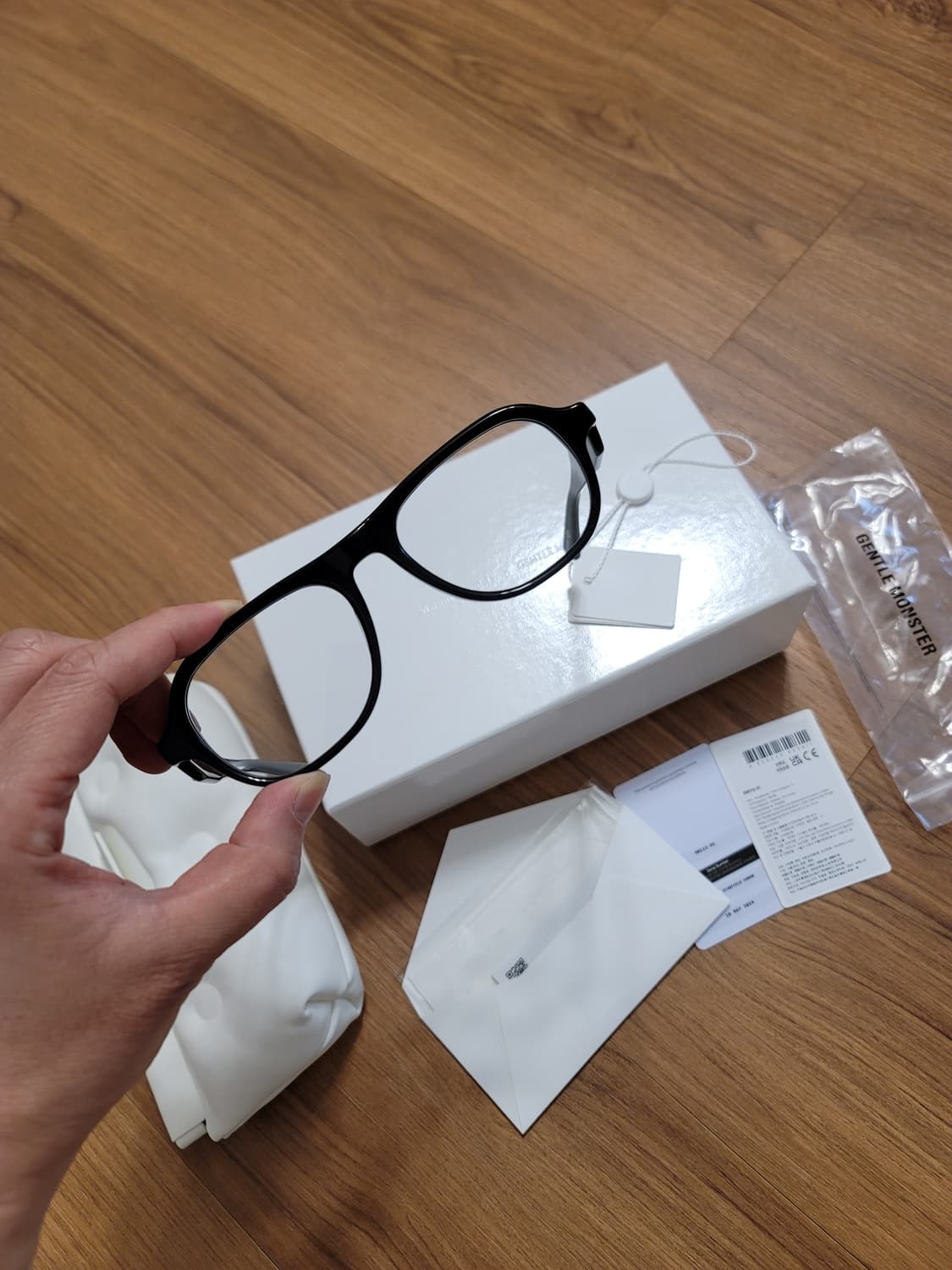 젠틀몬스터 마르지엘라 mm113 풀구성 판매합니다. 상품이미지4