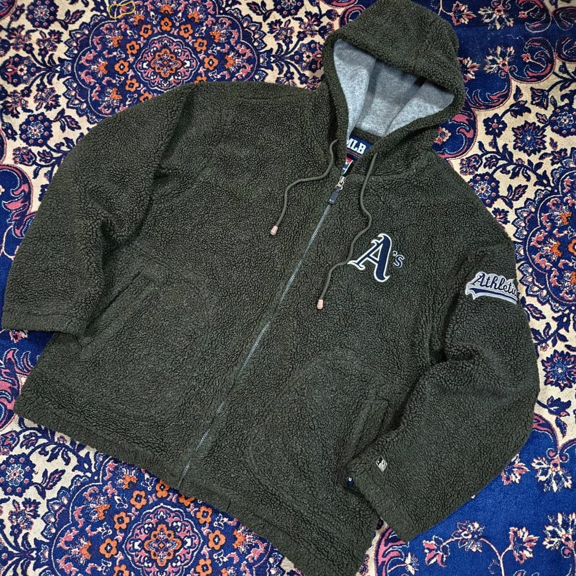엠엘비(MLB) 에틀란타 마제스틱 패치드 후드 플리스 자켓 상품이미지1