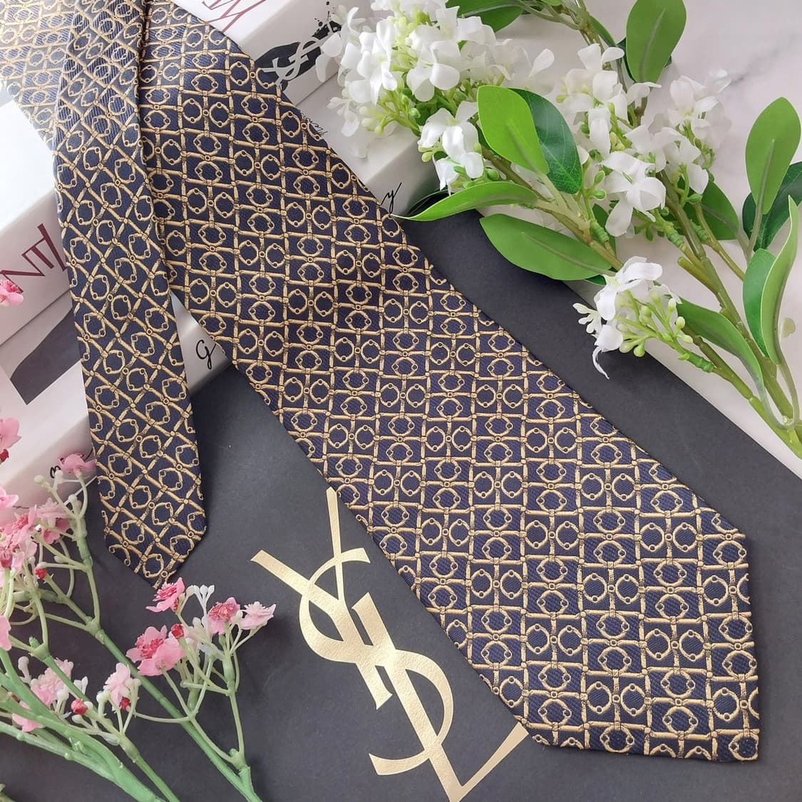 입생로랑 실크 블랙 패턴 넥타이 9.6cm A+등급 K1807
 상품이미지4