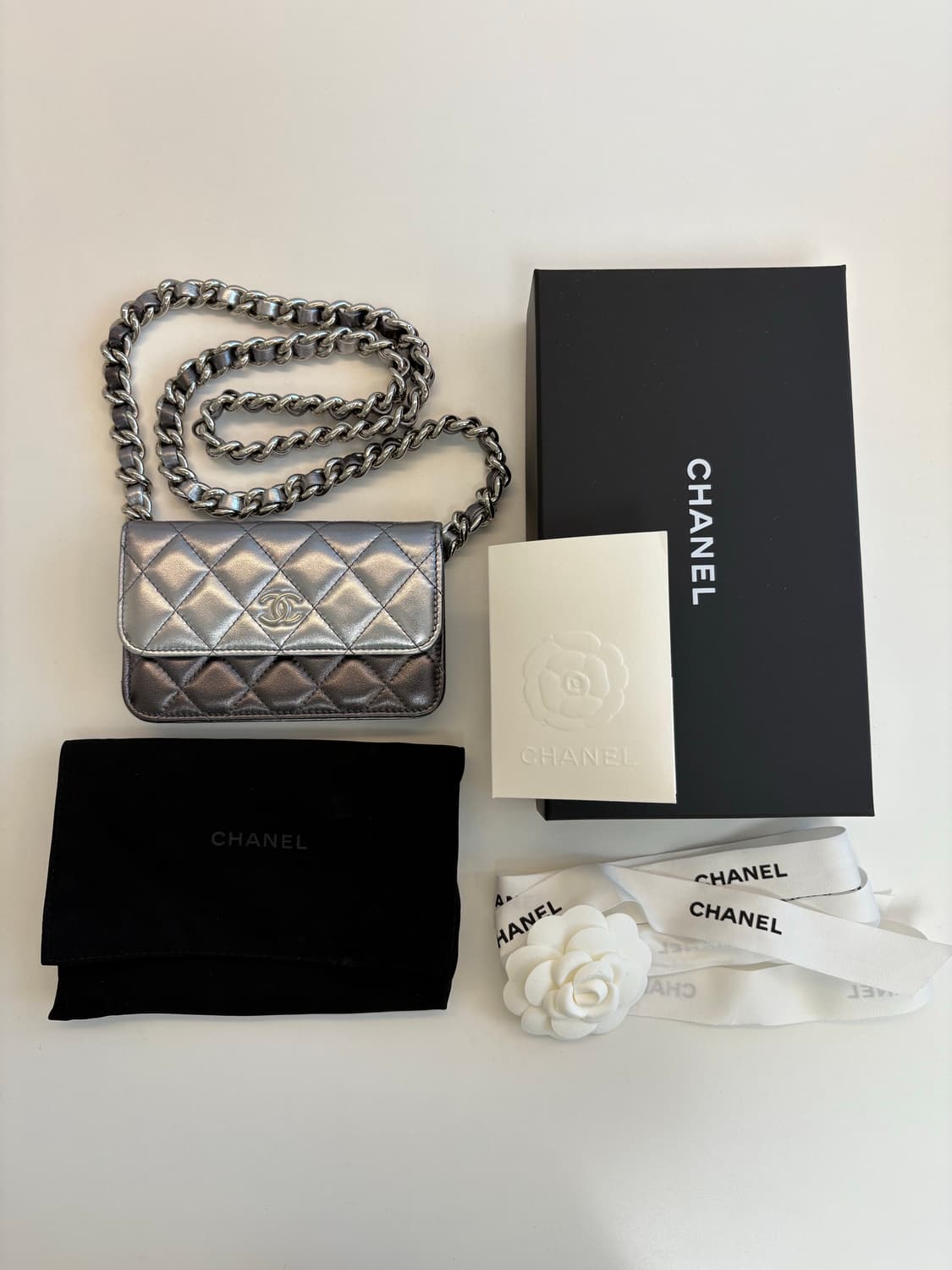 샤넬 메탈릭 그라데이션 퀼팅 백(1회착용) 상품이미지2