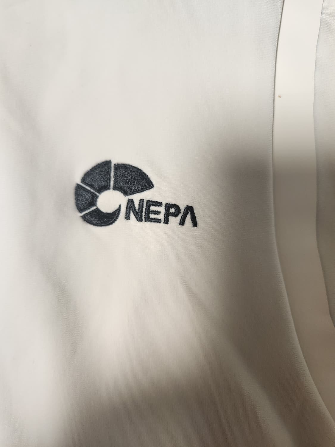 네파 여성 윈드러너 바람막이 자켓 사이즈95 m

오른쪽 소매 뒤에 오염 상품이미지5