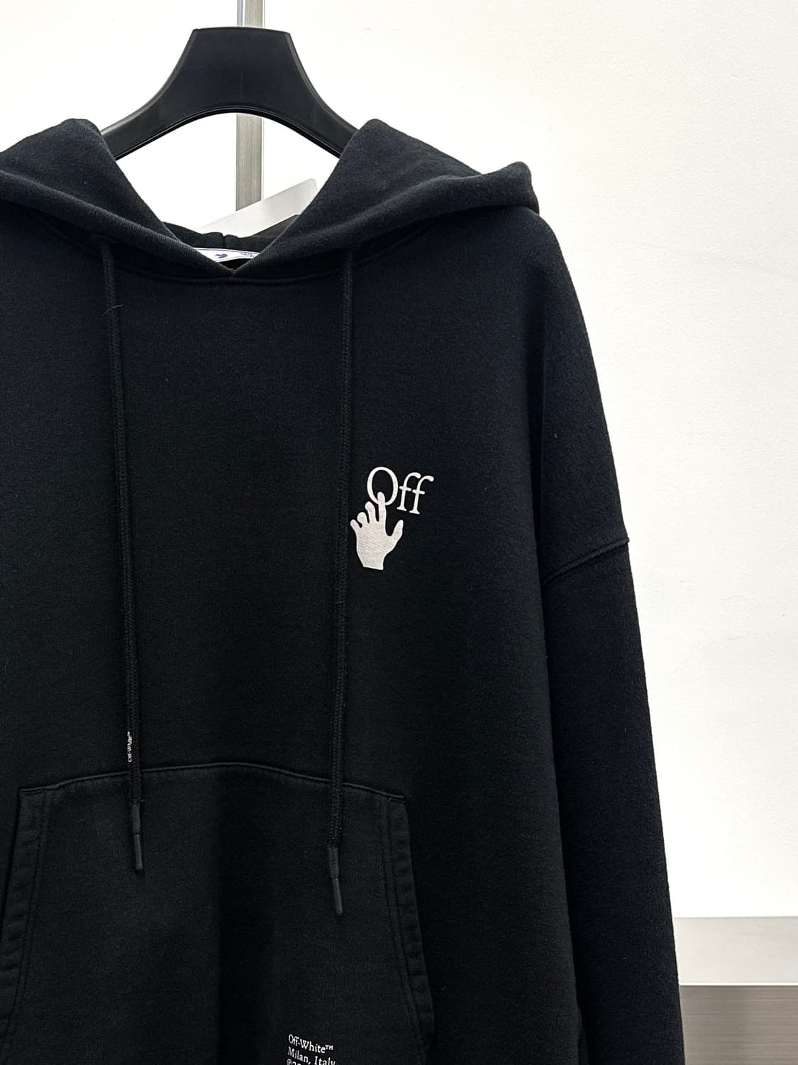 오프화이트 카라바조 블랙 애로우 후드 티셔츠  상품이미지2