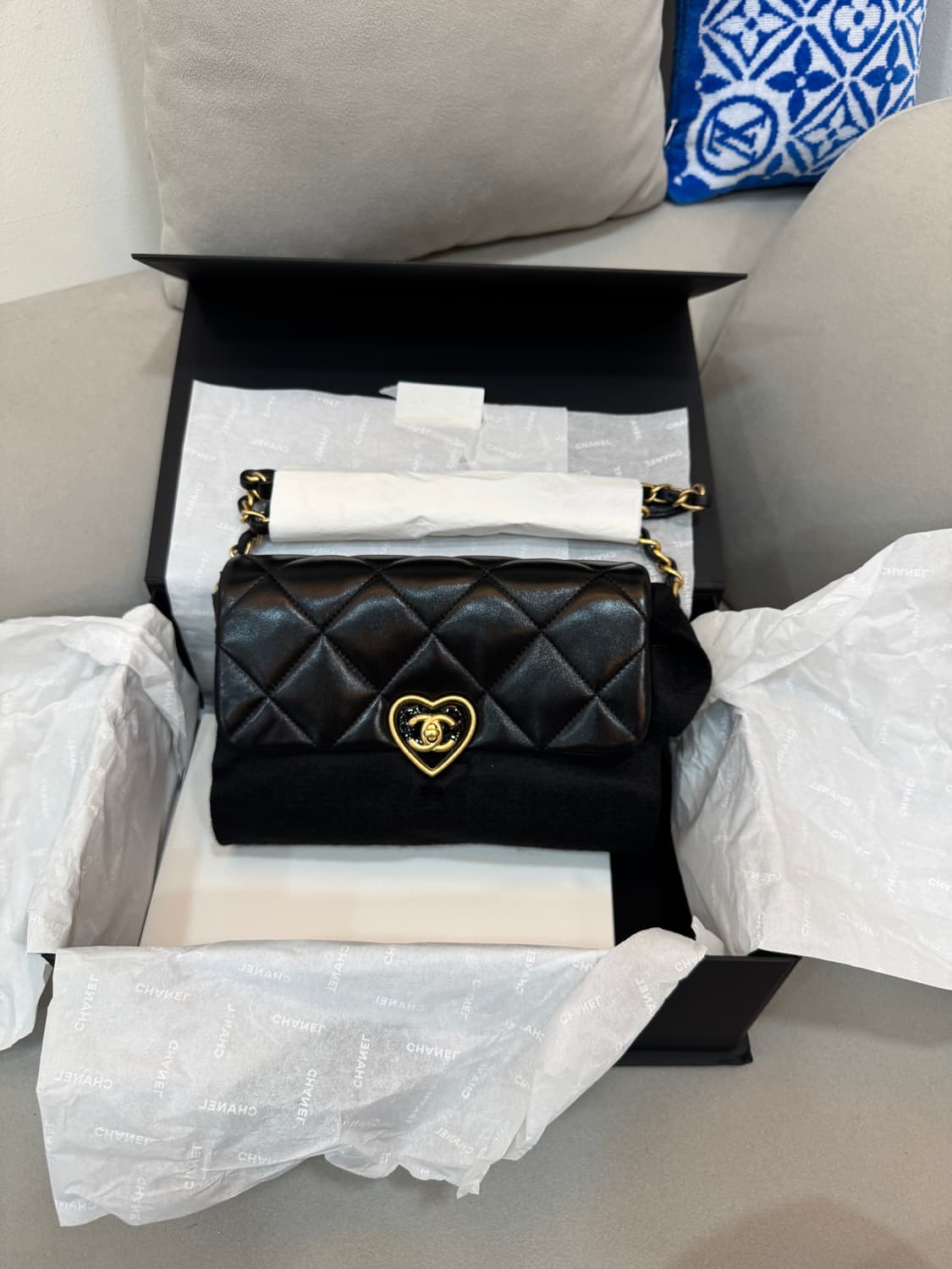 새상품 샤넬 램스킨 하트 cc 턴락 플랩백  상품이미지1