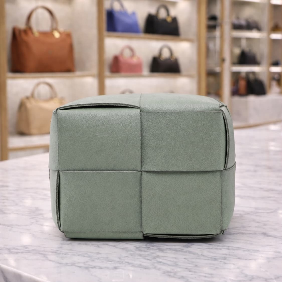 [S급] 보테가베네타 카세트 버킷백 미니 판매합니다!!! 상품이미지2