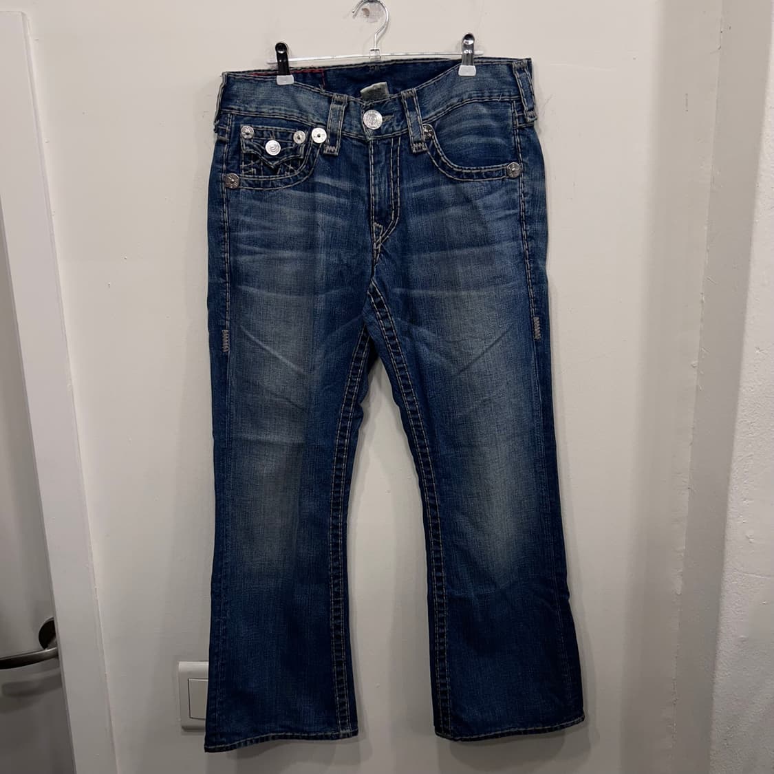 트루릴리전 클래식 부츠컷 스티치 중청 데님팬츠 상품이미지2