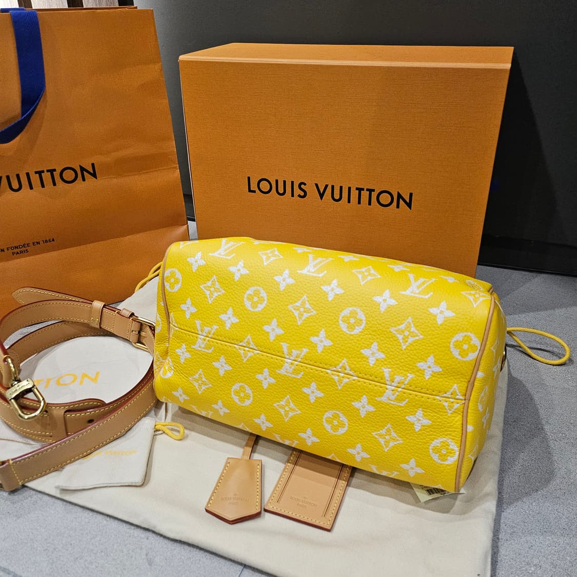 루이비통 P9 제이홉 반둘리에 25 모노그램 스피디 백 상품이미지9