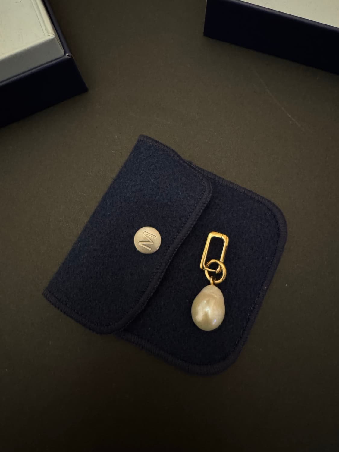 Missoma 천연진주 골드 싱글 이어링 상품이미지2
