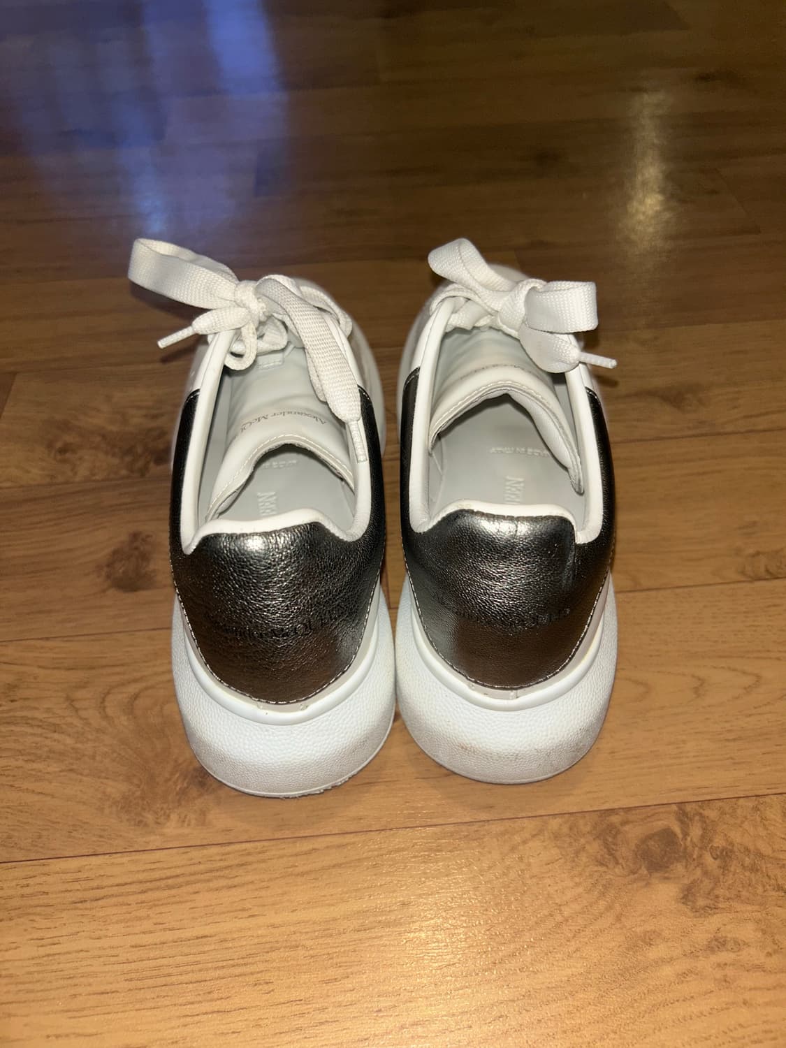 알렉산더 맥퀸 오버솔 화이트실버 235 상품이미지4