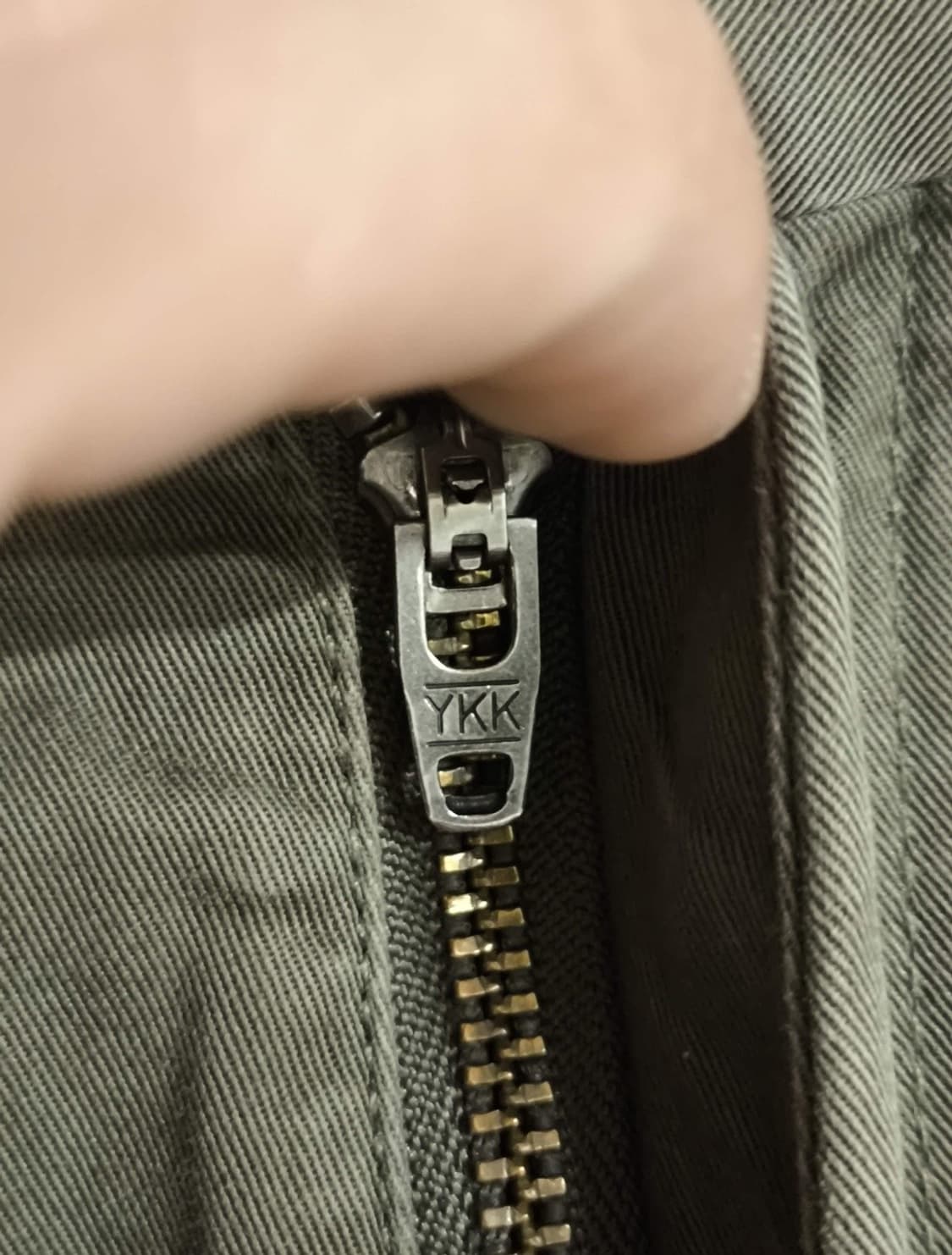 37 버버리 면바지 카키 상품이미지5