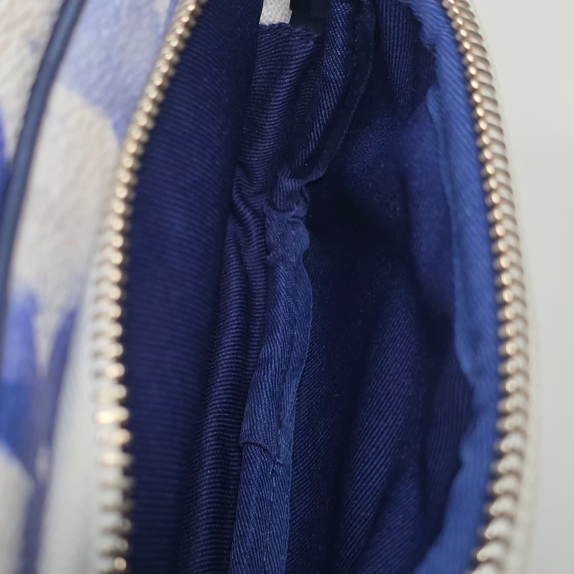 루이비통 모노그램 워터컬러 아웃도어 크로스백 상품이미지10