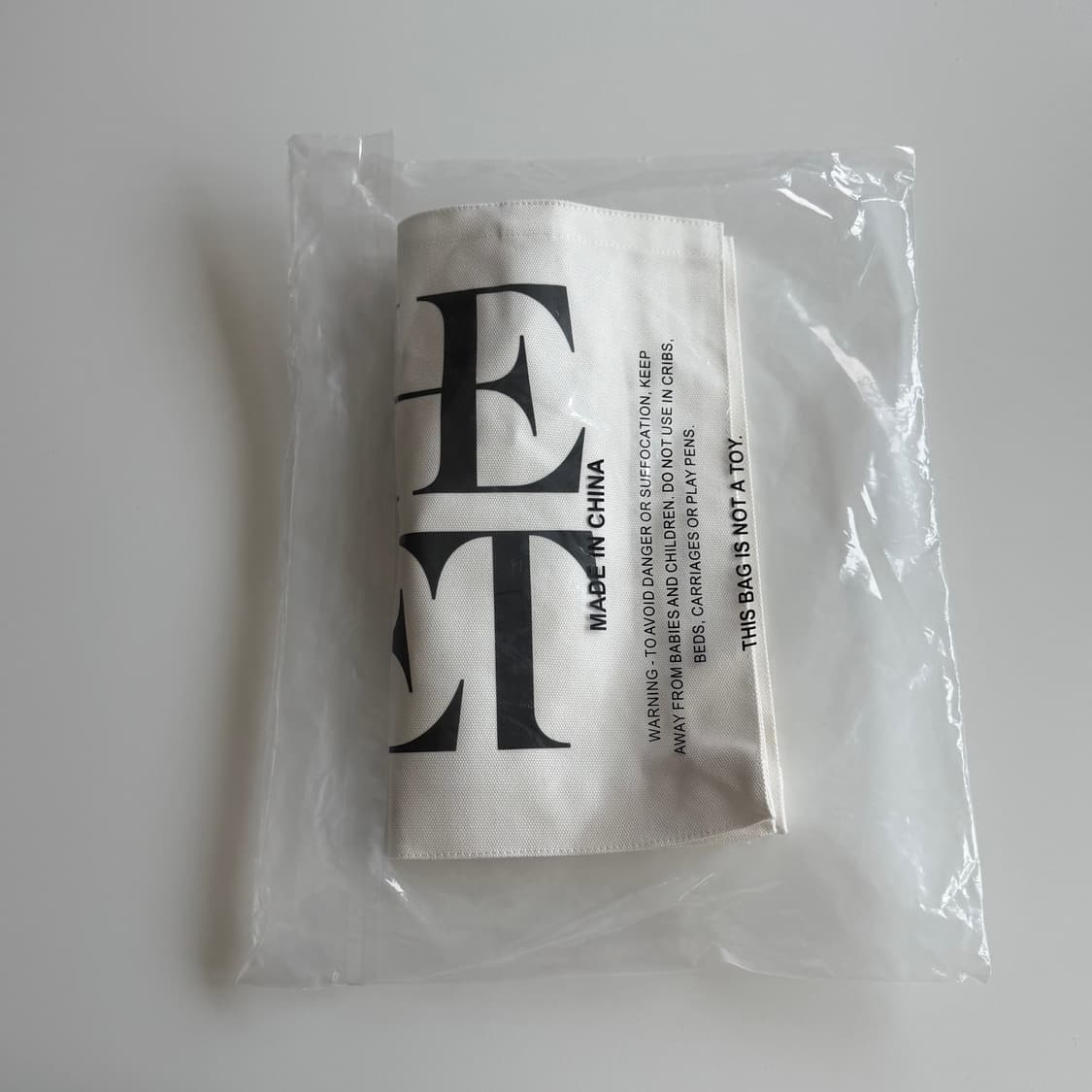 (새상품) the met 메트로폴리탄 에코백 화이트  상품이미지1