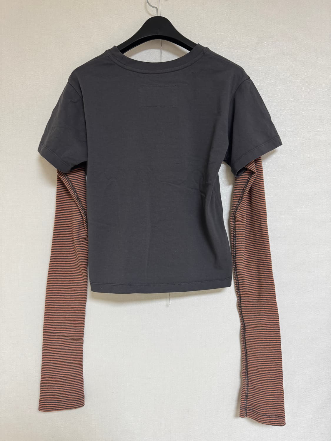 S/E/O STRIPE LAYERED TEE CHARCOAL 상품이미지2