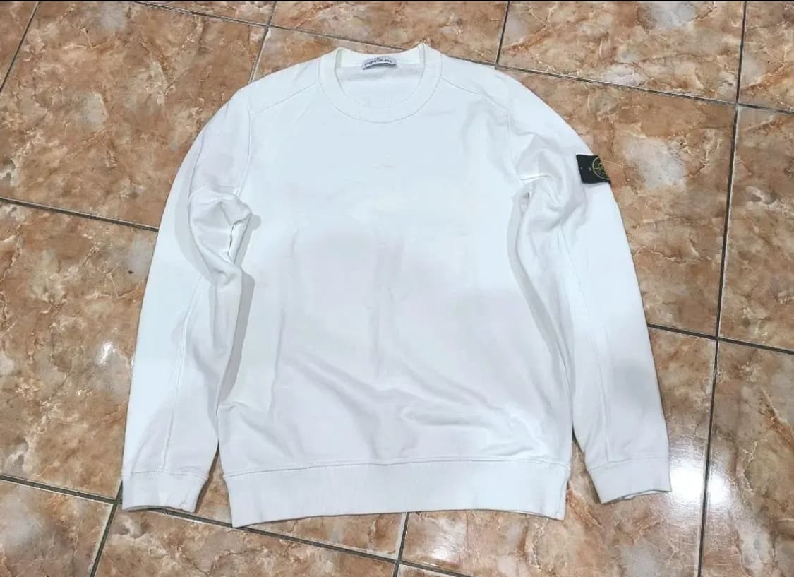 스톤아일랜드 화이트 맨투맨 티셔츠  상품이미지1