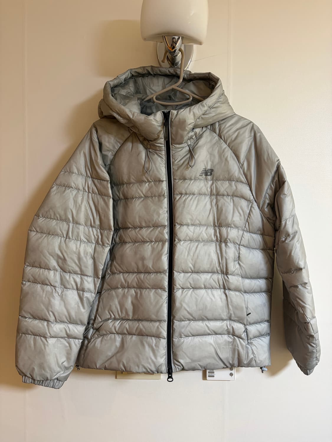 뉴발란스 플라잉77 경량패딩 라이트그레이 상품이미지2