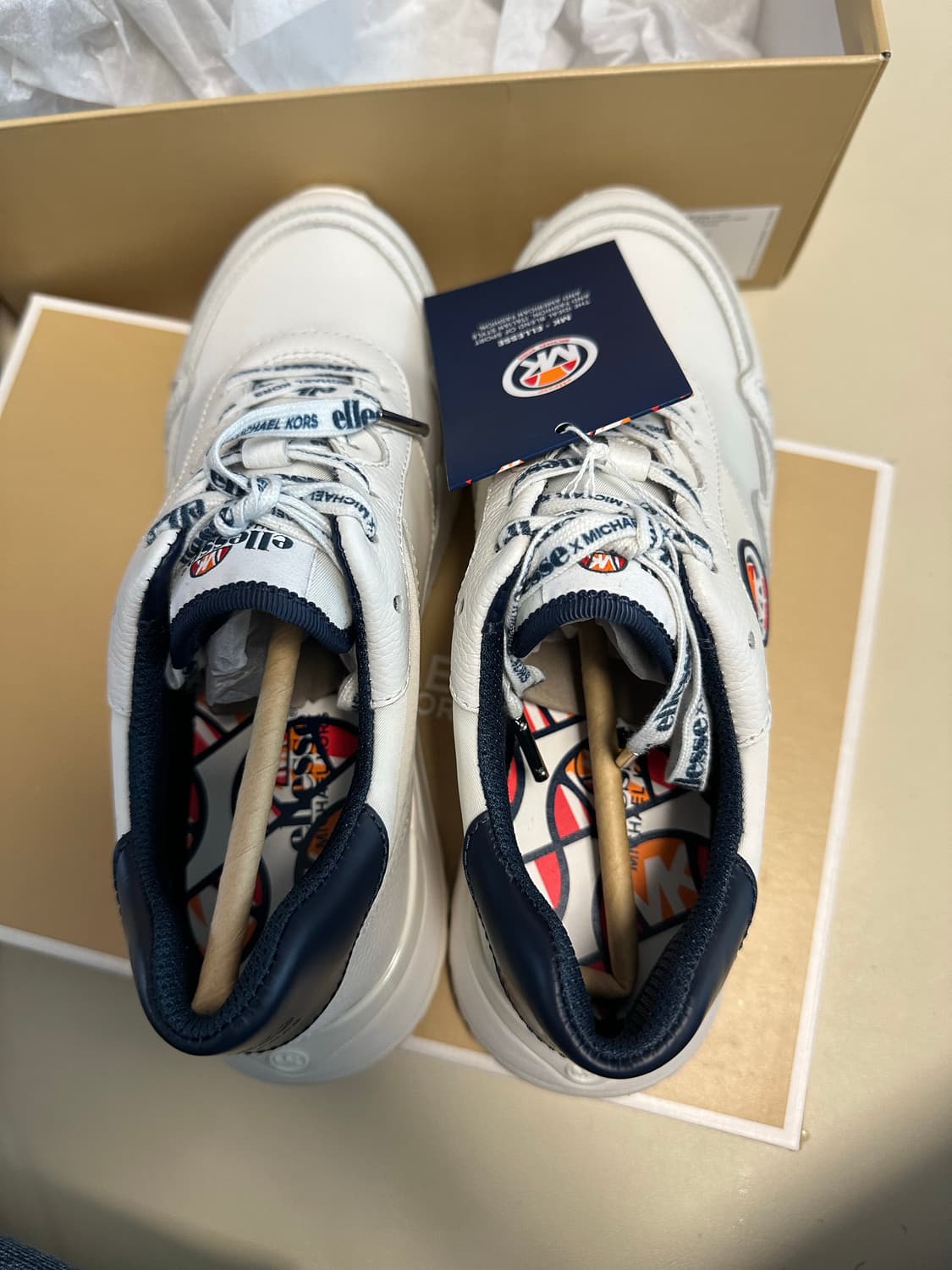 마이클코어스 화이트 레더 스니커즈 / 6 (230) 상품이미지6