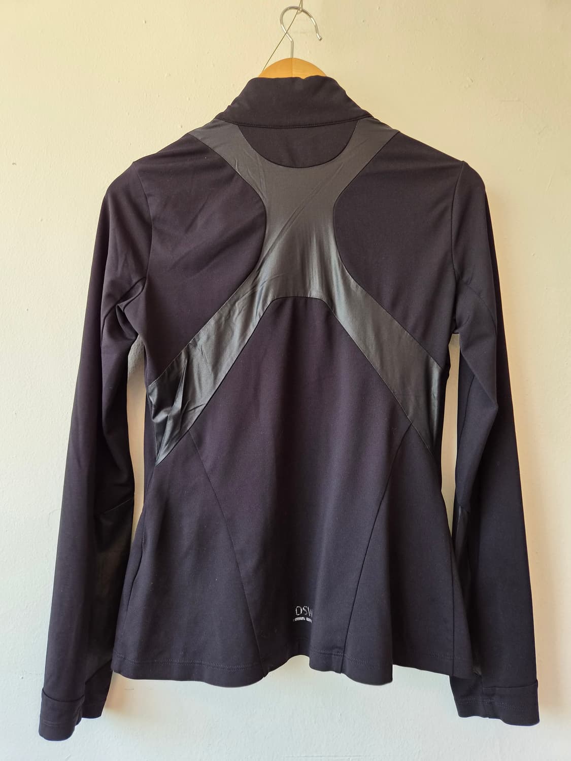 데상트 여성 러닝블랙져지 90사이즈 상품이미지3