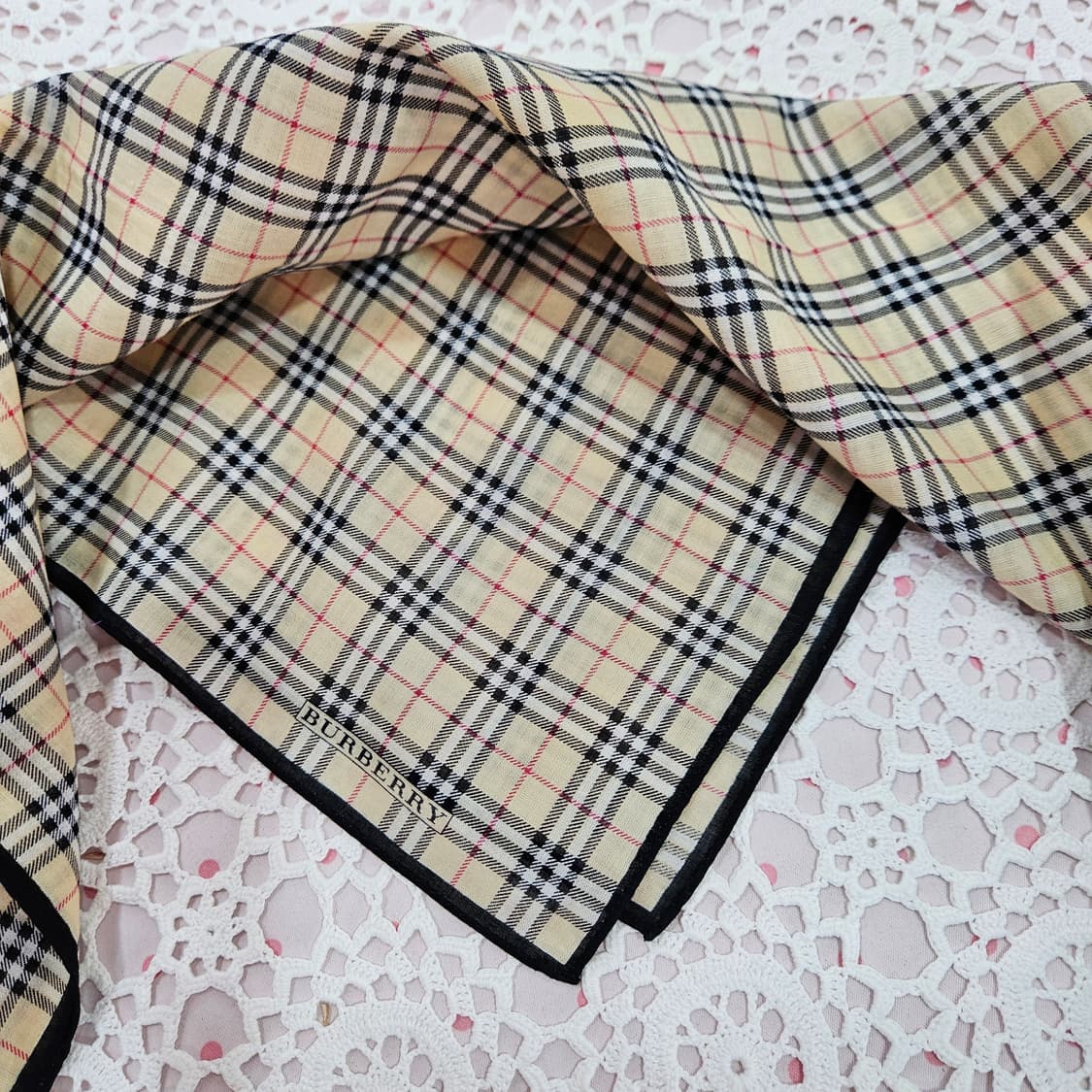 버버리(Burberry) 클래식 체크 손수건 상품이미지5