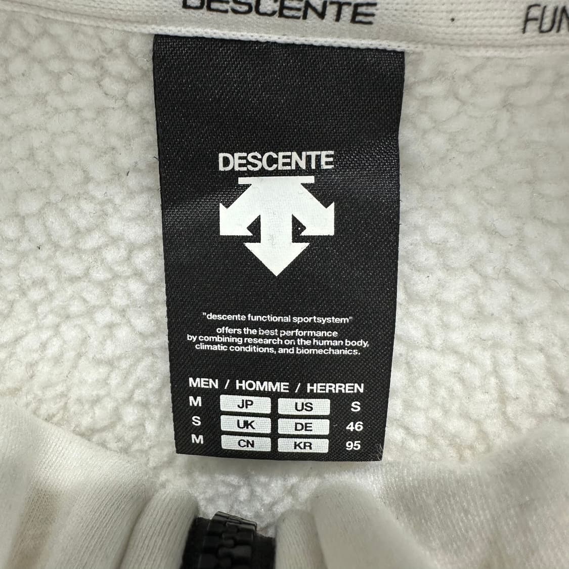 95 데상트 남자 안감 뽀글이 후드집업 상품이미지4