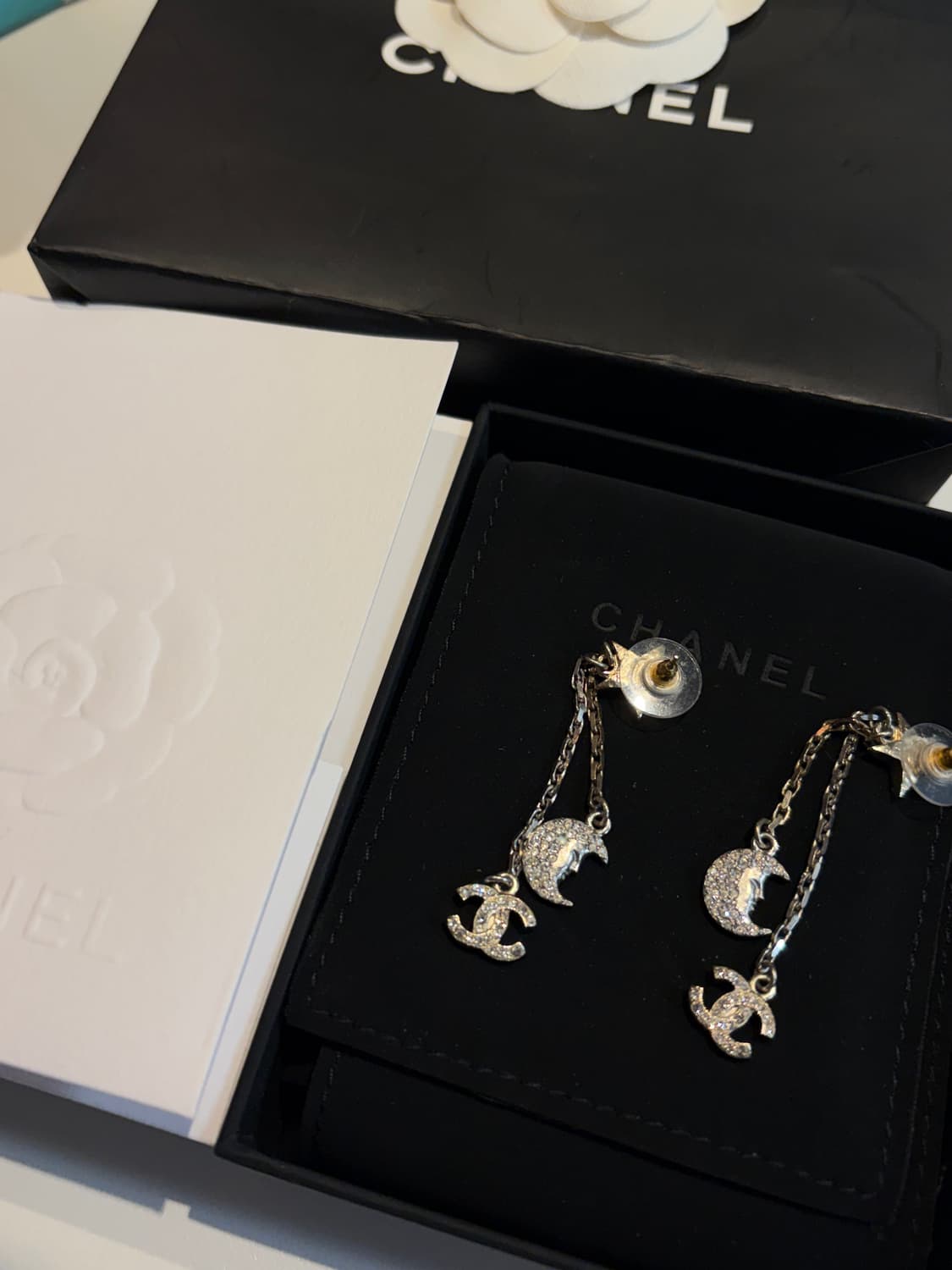 샤넬 CC로고 펄 드롭 귀걸이 상품이미지1