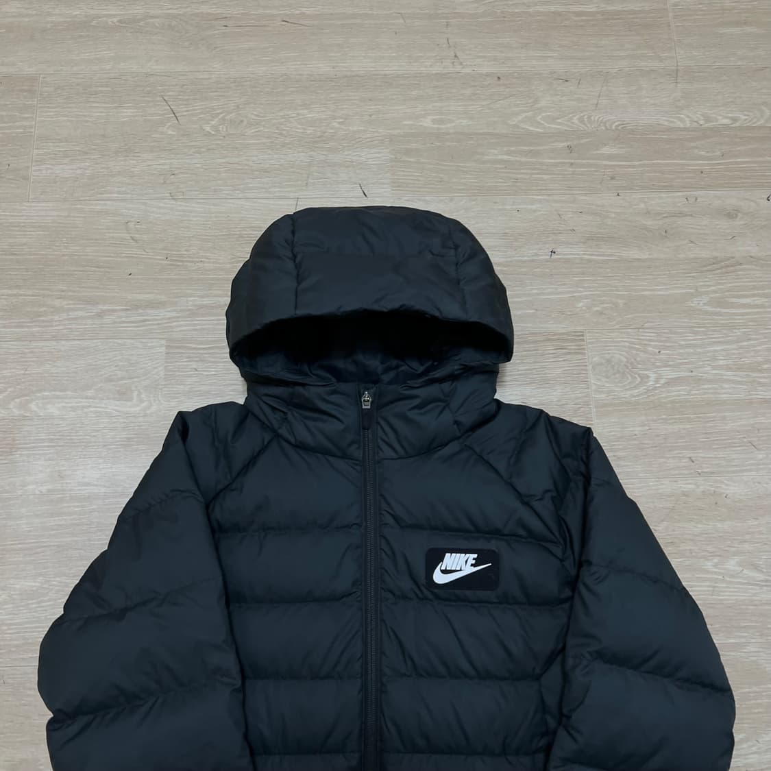 나이키 키즈 덕다운 와펜 후드 롱 패딩 점퍼 [블랙] L/75 상품이미지2