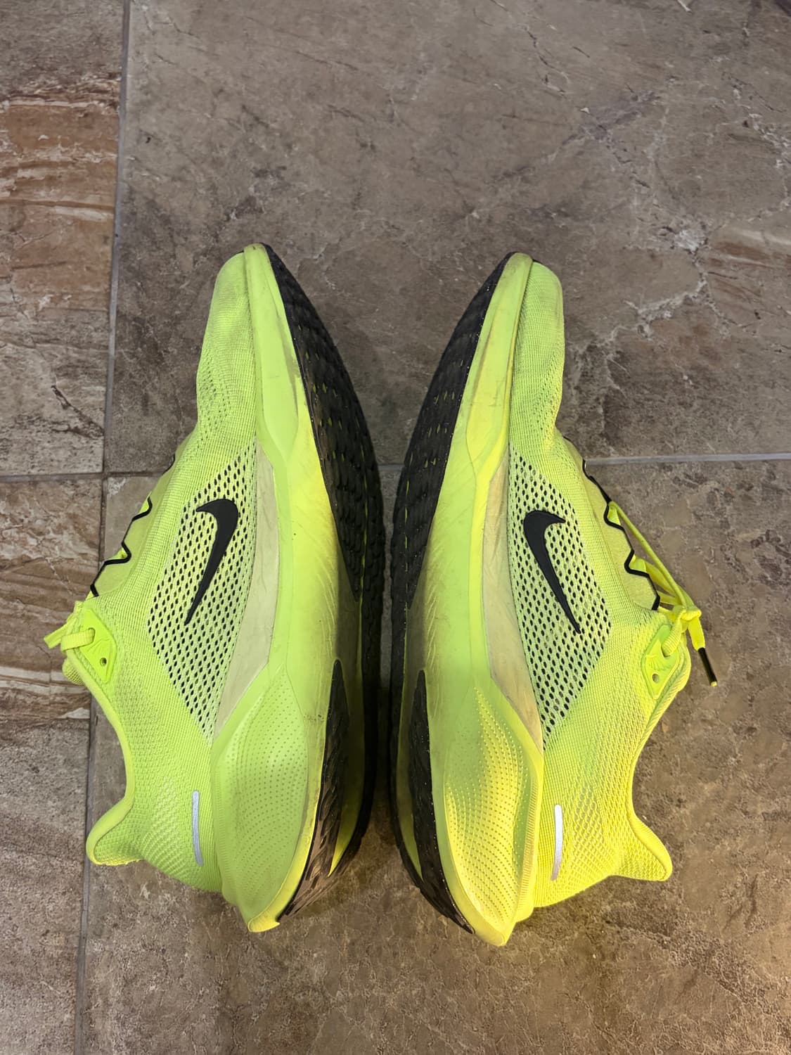 나이키 페가수스41 볼트 285 판매 상품이미지6