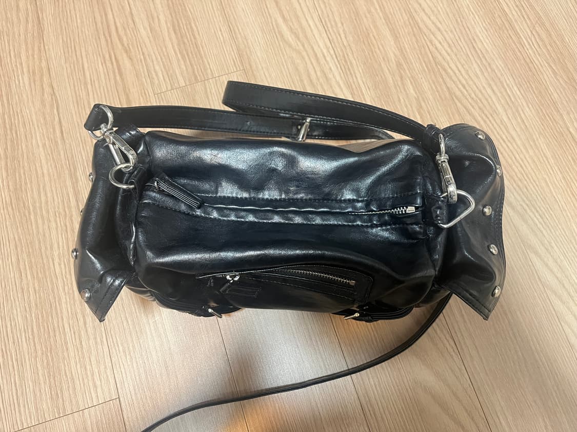 다이닛 스터드 숄더백 상품이미지3