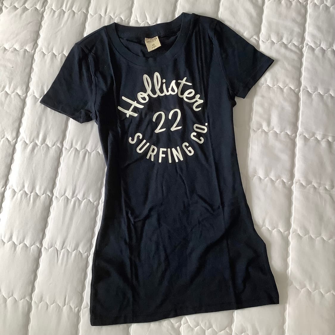 홀리스터 슬림핏 네이비 반팔티 상품이미지1