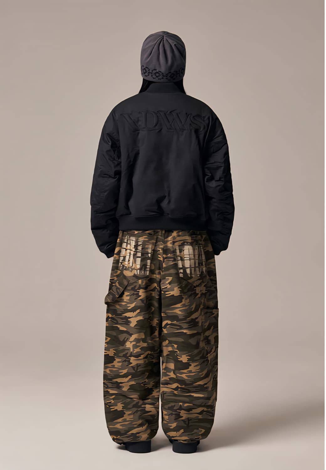 아이돈워너셀 Circle Shirring Logo Ma-1 Black 상품이미지2