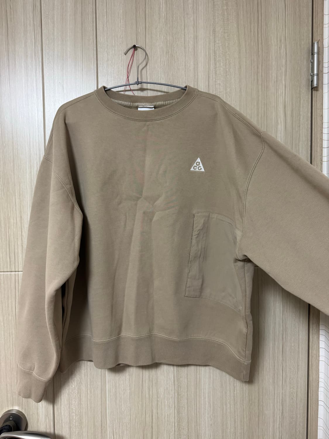 (XL) acg 베이지 포켓맨투맨 상품이미지1