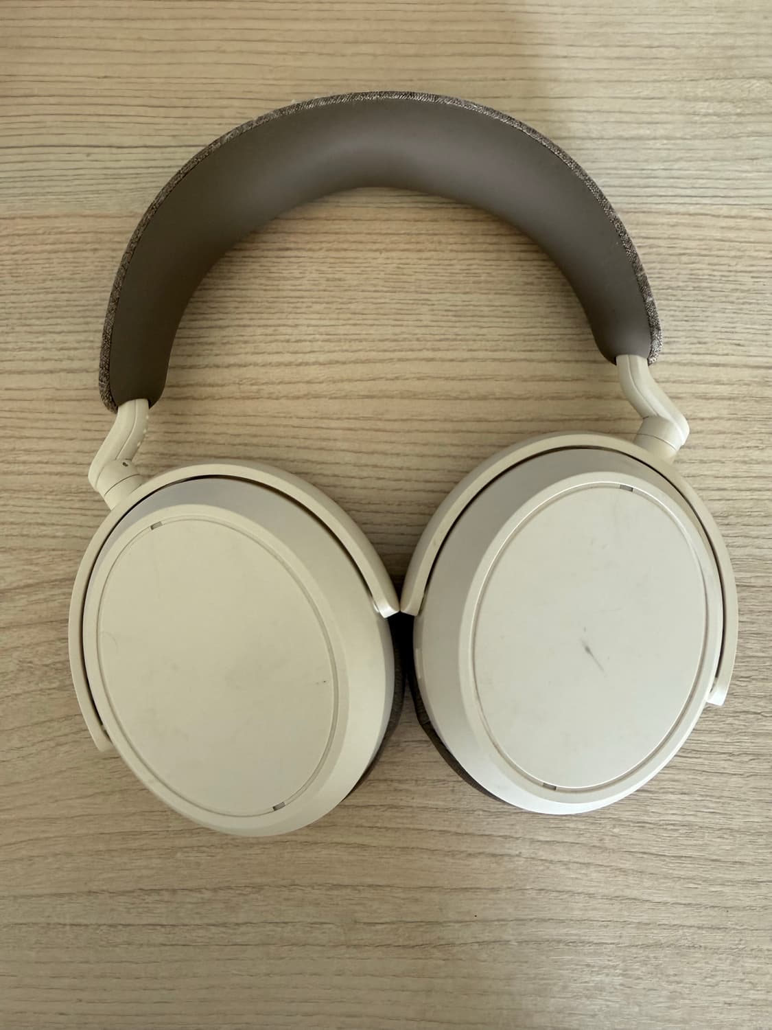 젠하이저 모멘텀 4 무선 헤드폰 팝니다 상품이미지2