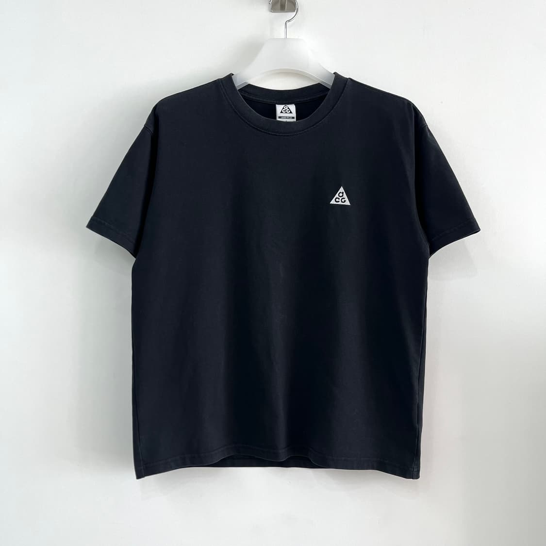 나이키 ACG 자수로고 블랙 반팔 티셔츠 상품이미지2