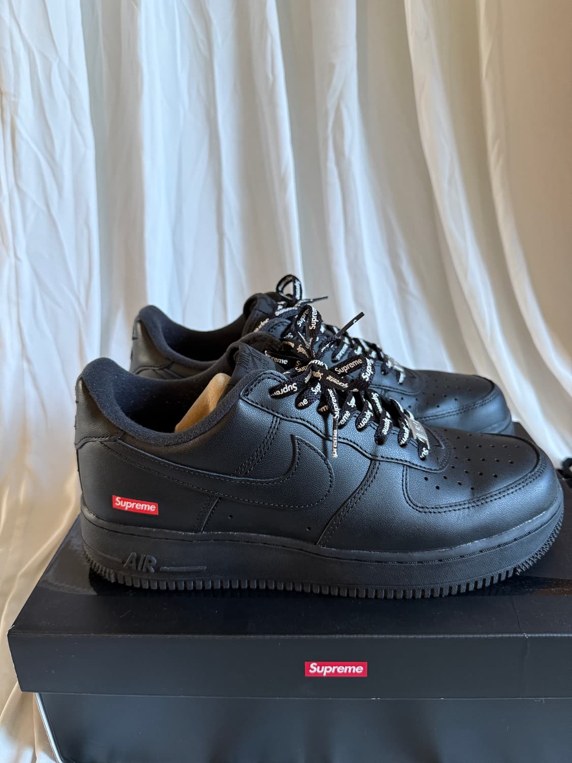 나이키 X 슈프림 에어포스1 로우 블랙 270 상품이미지3