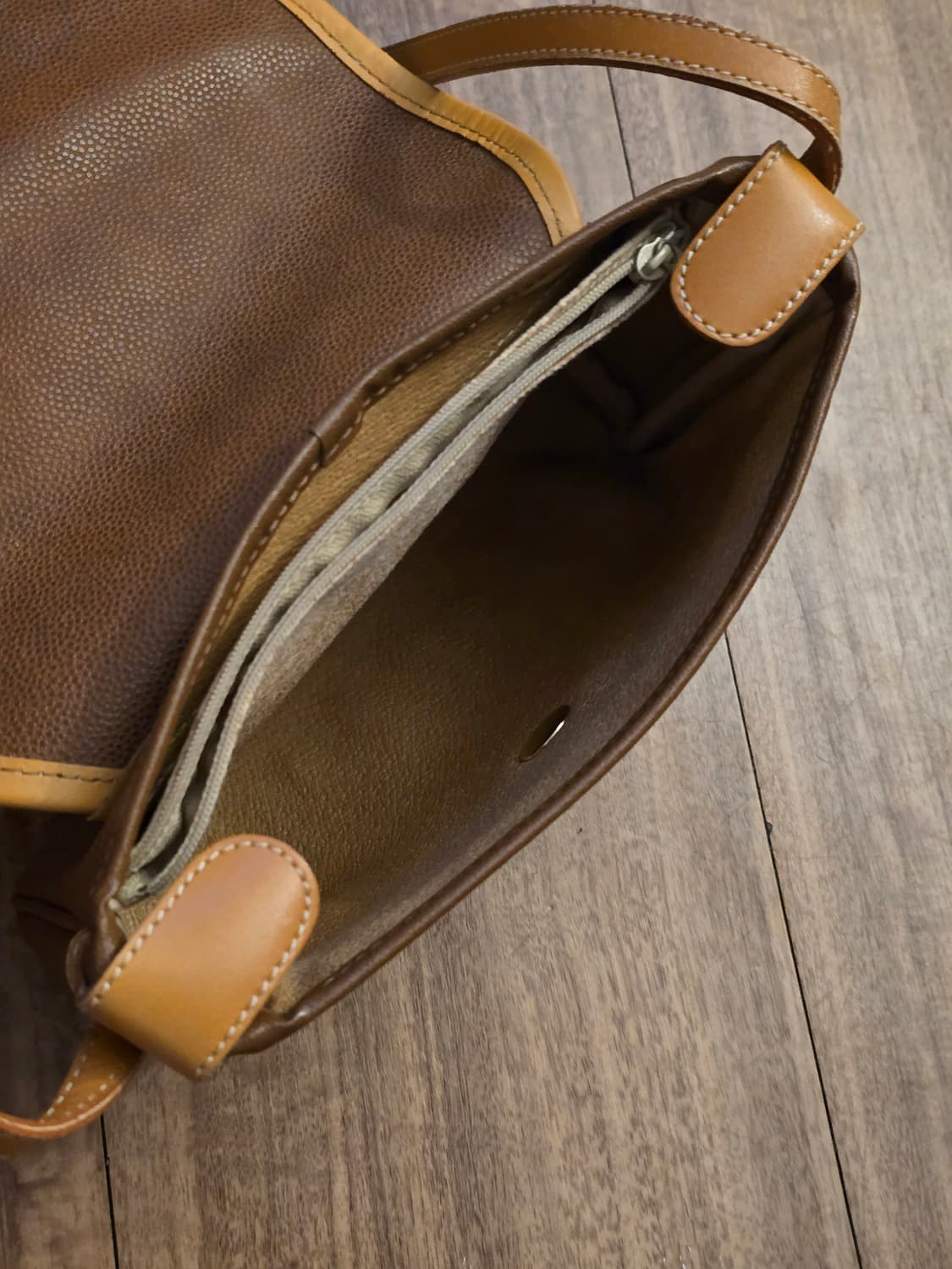 Courreges 꾸레쥬 빈티지 레더 크로스백 상품이미지8