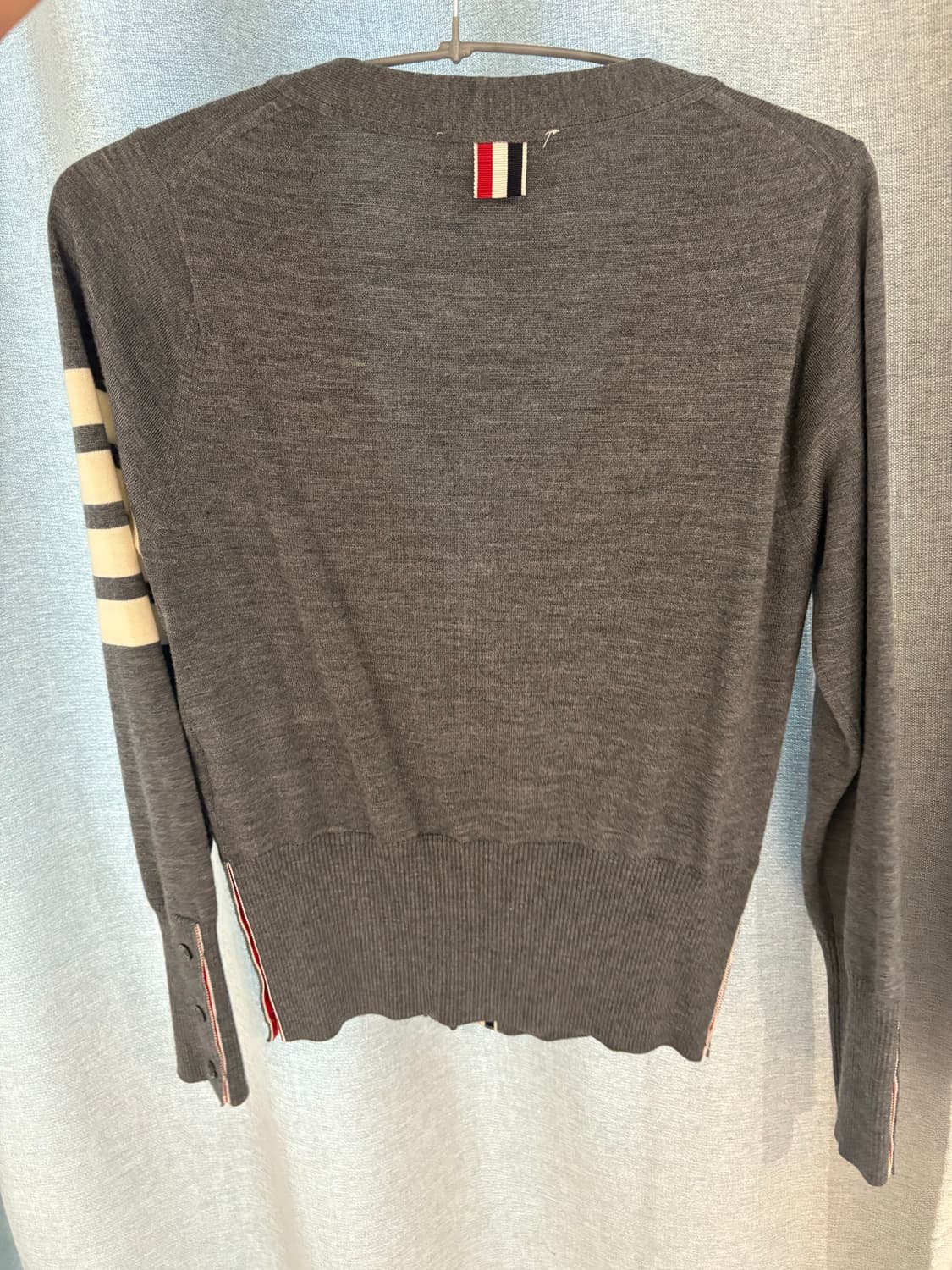 톰브라운 그레이 가디건 상품이미지2