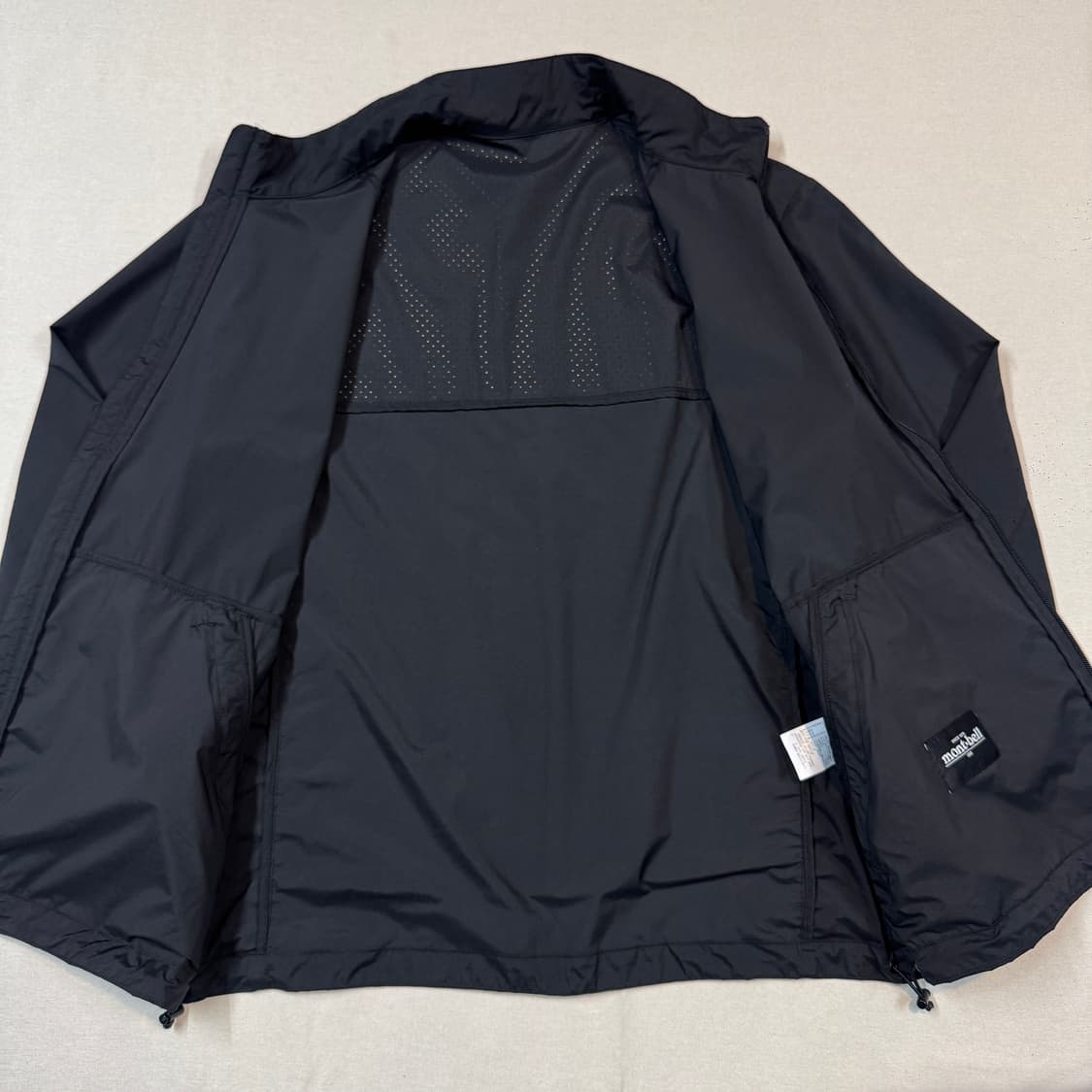 L) 몽벨 바람막이 블랙 얇은 두께감 상품이미지5