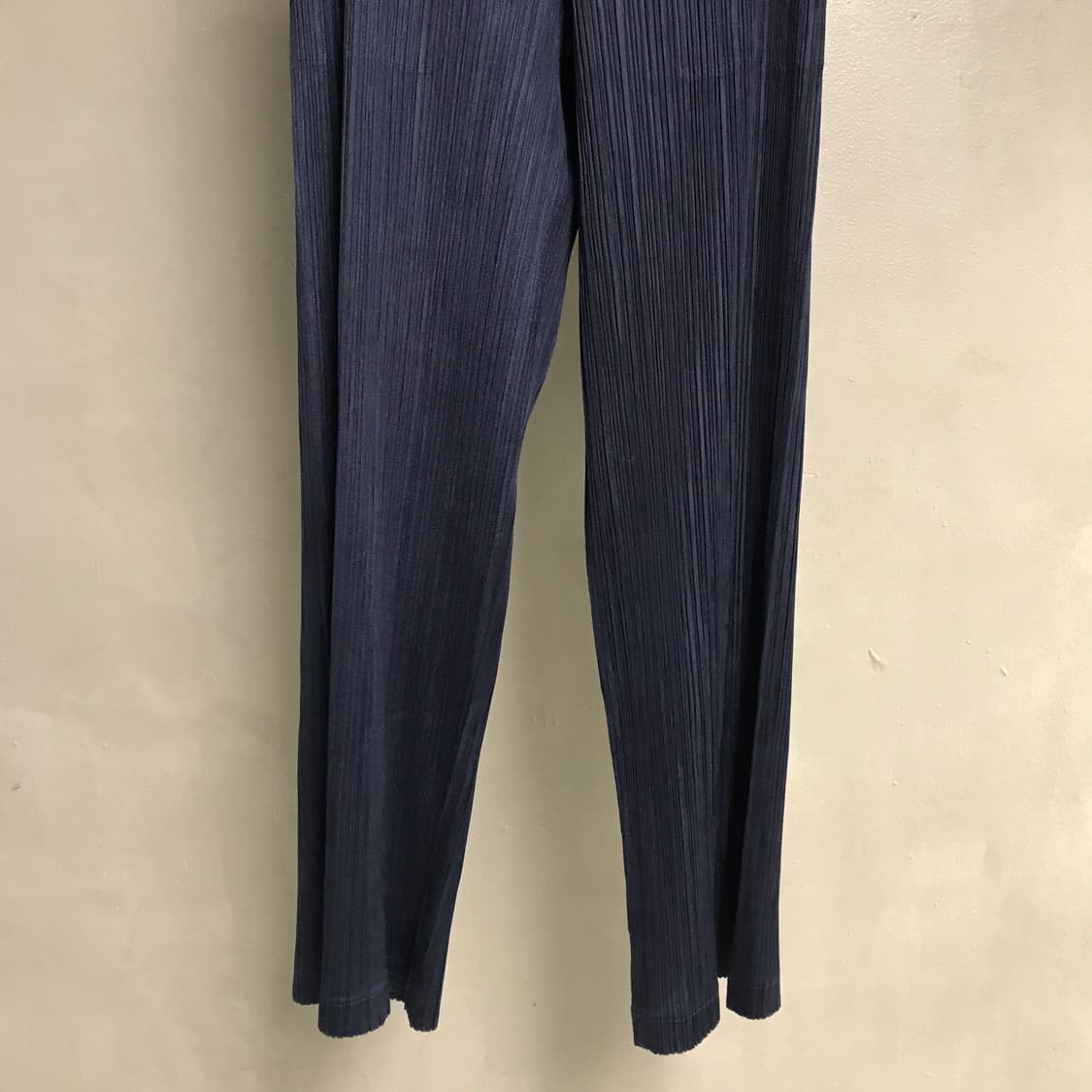 이세이 미야케 플리츠 플리즈 팬츠 블루 3(W) 상품이미지3