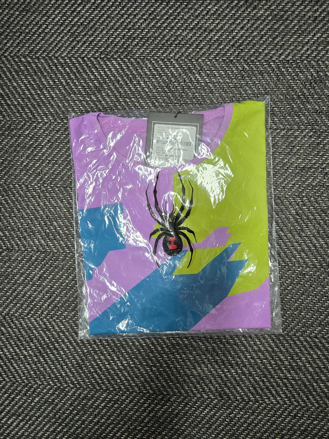 스파이더 그래픽 패턴 크롭 티셔츠 상품이미지3