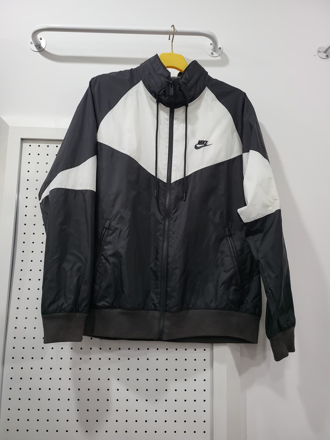 나이키 NSW 윈드러너 바람막이 화이트 백 스우시 상품이미지1