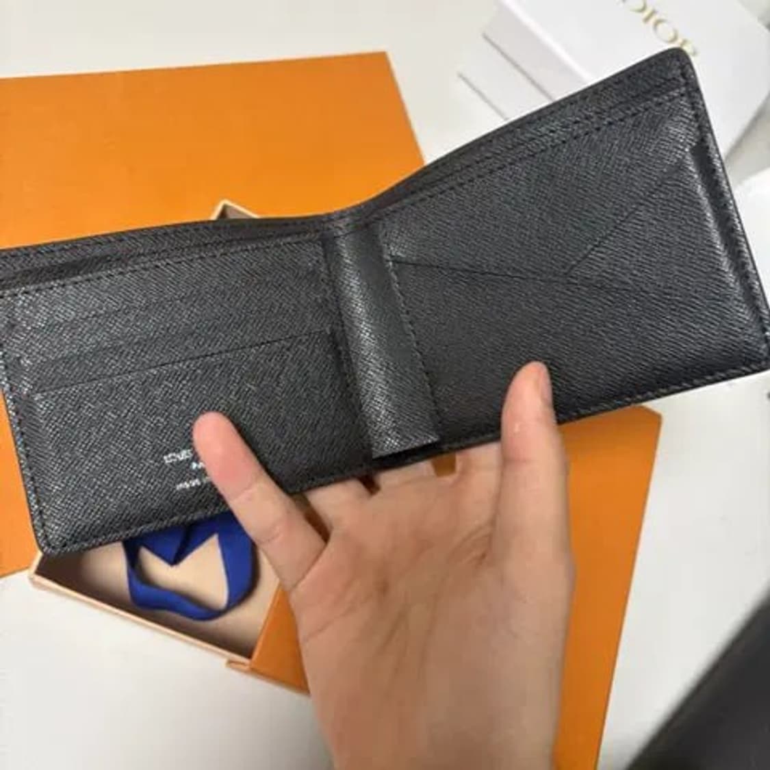 루이비통 이클립스 모노그램 멀티플 윌릿 반지갑 상품이미지4