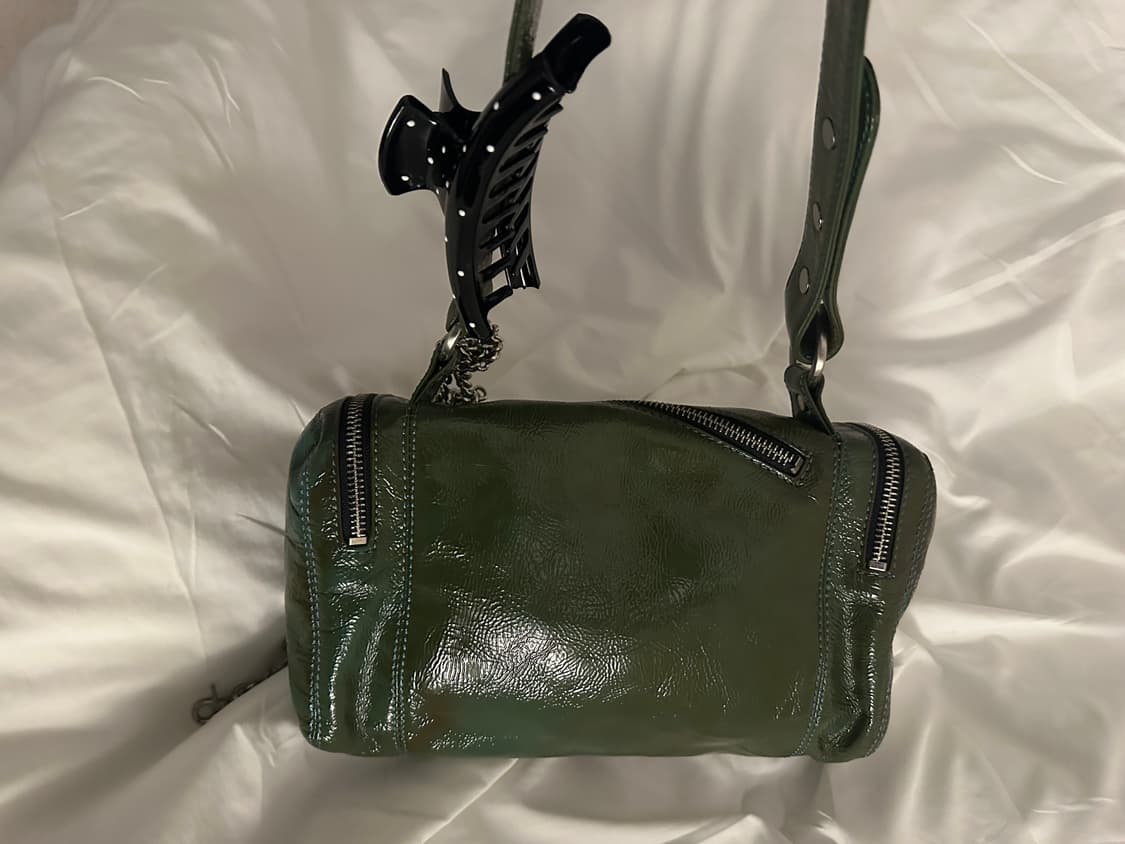 marc jacobs 마크제이콥스 페이턴트 미니 배럴백 그린 상품이미지4