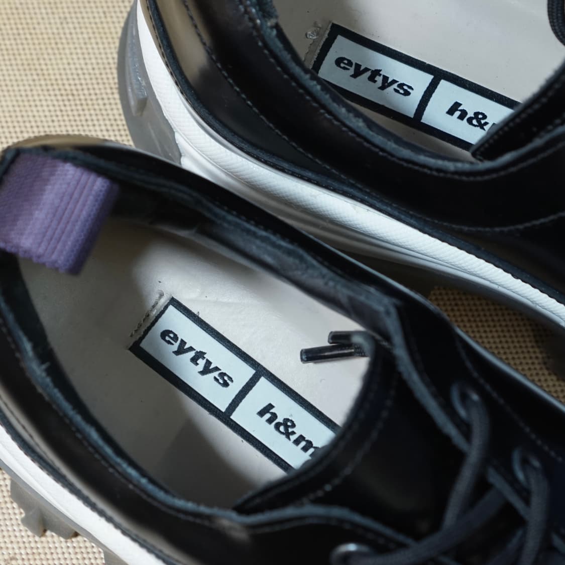 이티스 X Hm 레더 청키 스니커즈 상품이미지6