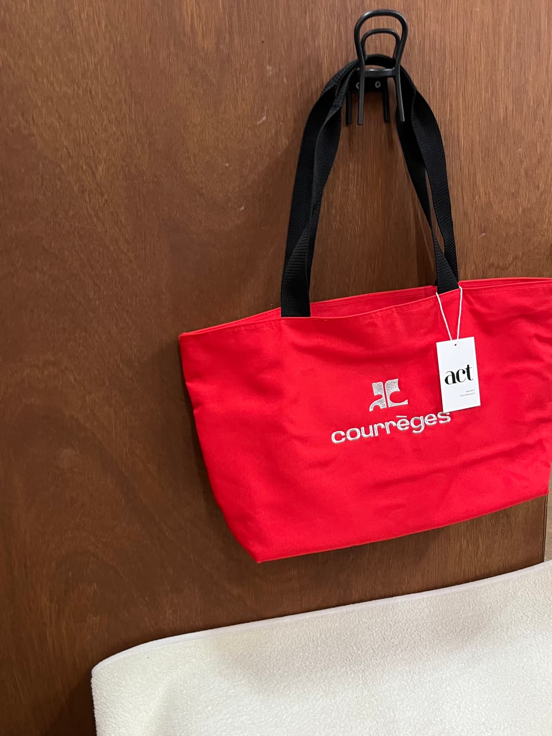 꾸레쥬 로고 쇼퍼백 레드 상품이미지2