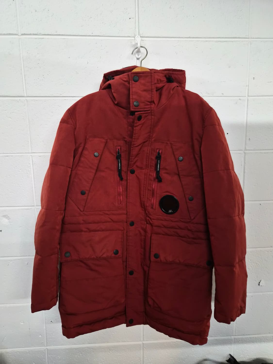 105) C.P 컴퍼니 렌즈 덕다운 패딩 팝니다 상품이미지1