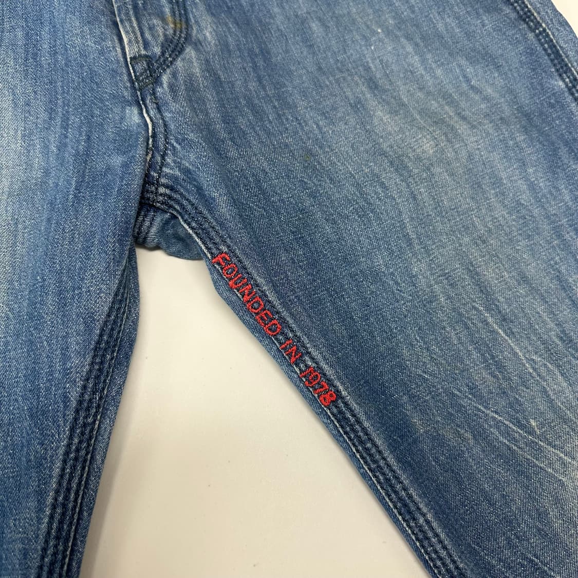 디젤 자수 워싱 디테일 데님팬츠 청바지 상품이미지3