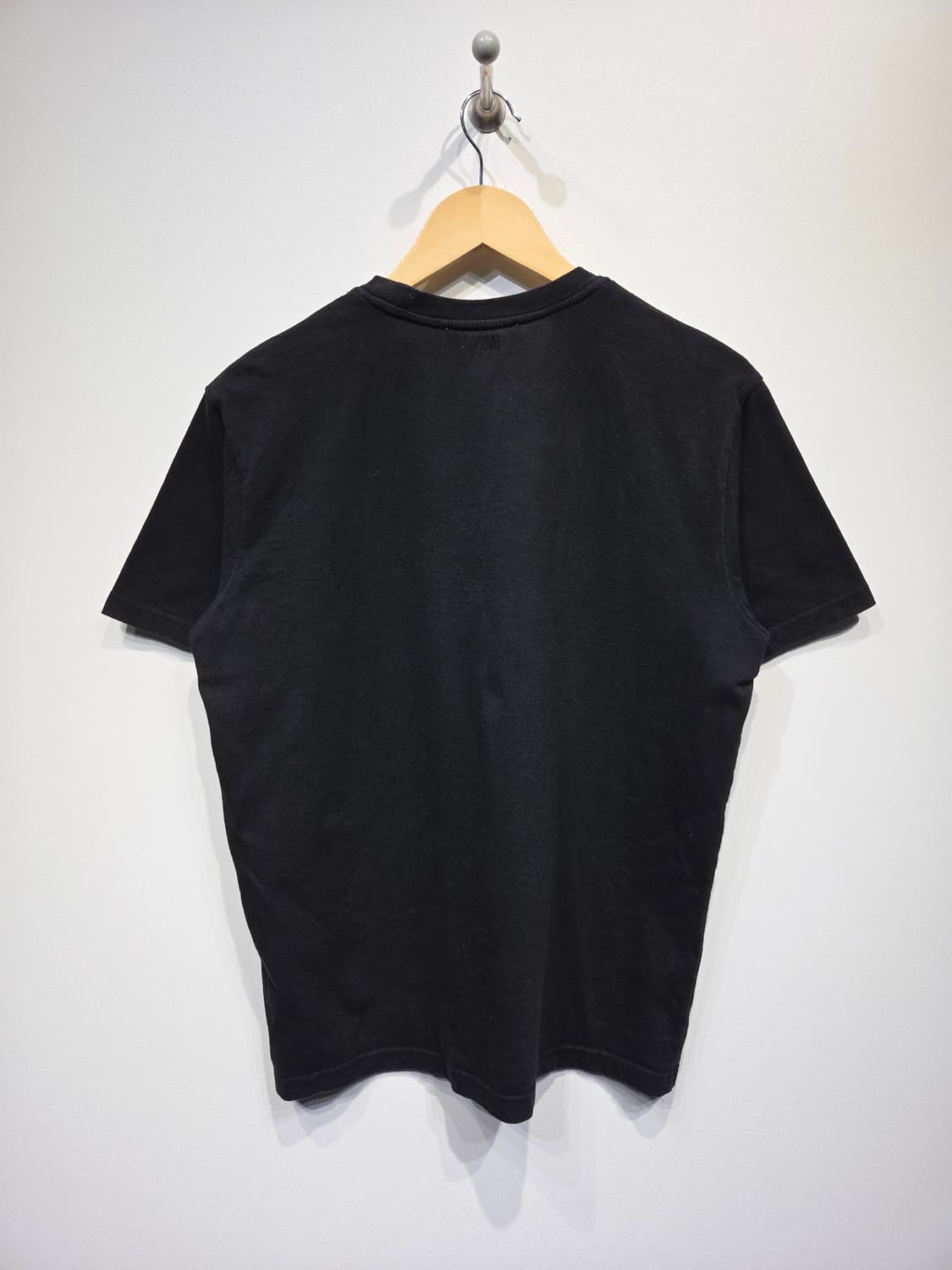 AMI 아미 스몰 하트 로고 반팔 티셔츠 블랙 상품이미지3